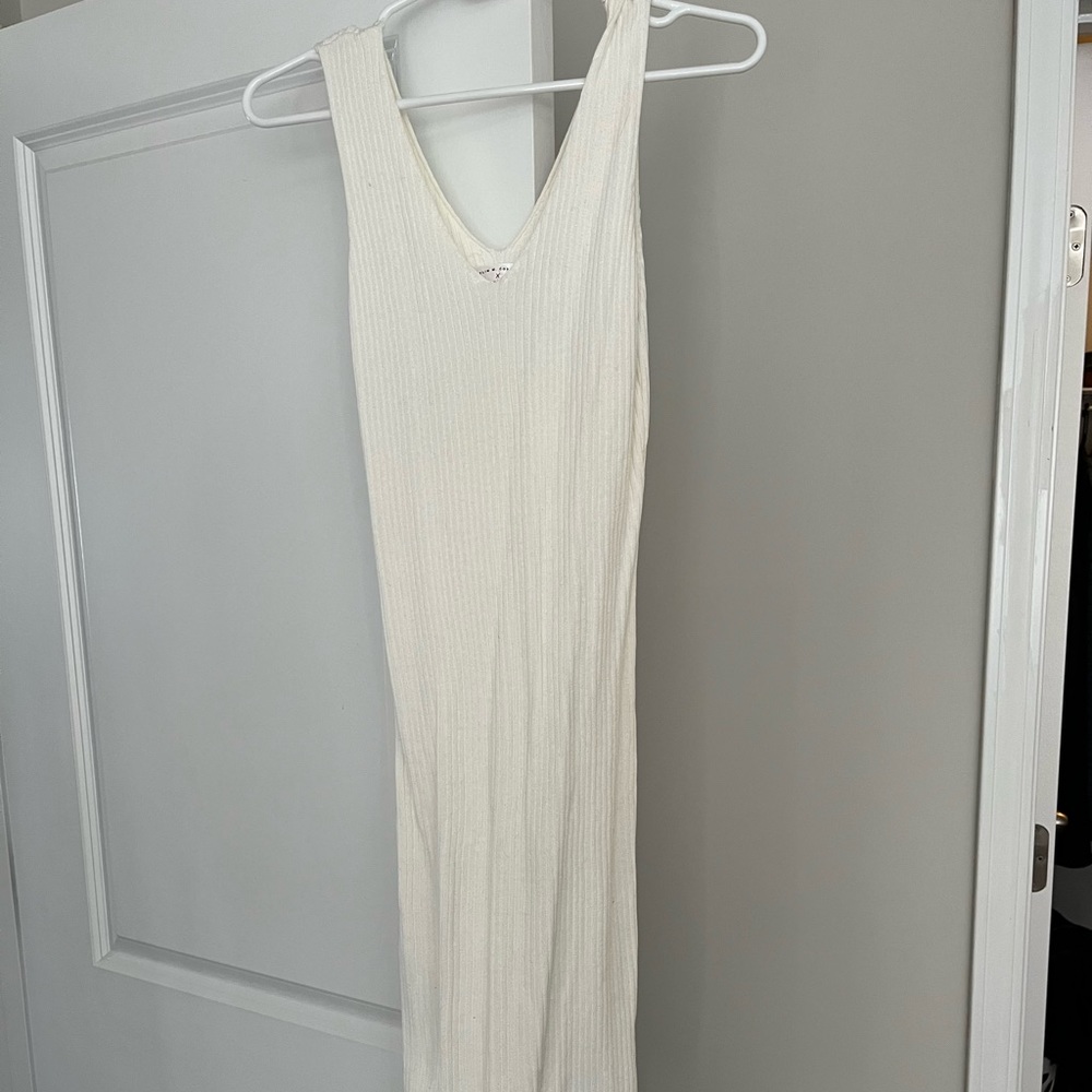 White midi dress size medium. Never worn